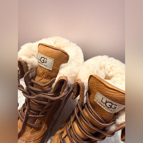 UGG W Adirondack Boot Iii Waterproof - Picture 8 of 9